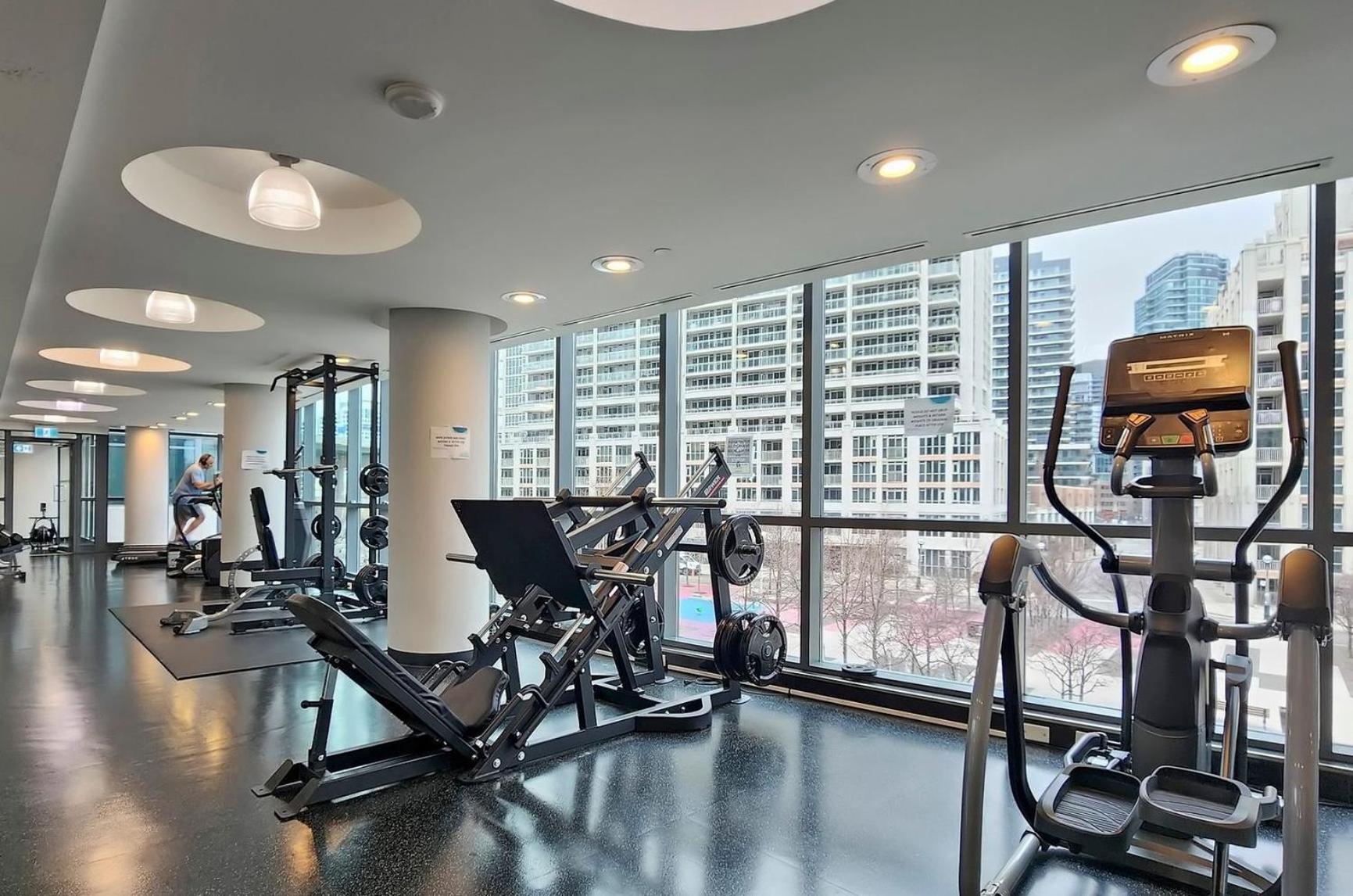 2 Bedroom Waterfront Condo Downtown W/ Free Parking Toronto Exterior photo