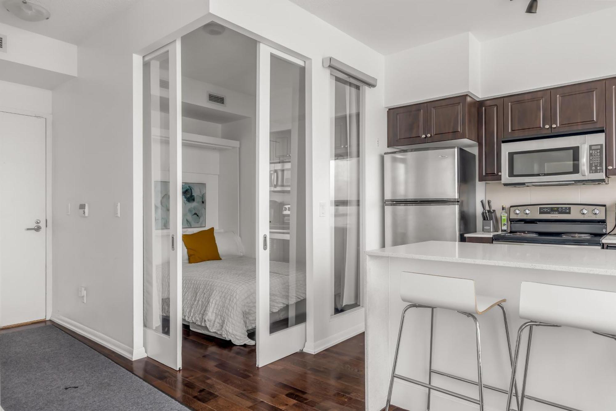 2 Bedroom Waterfront Condo Downtown W/ Free Parking Toronto Exterior photo