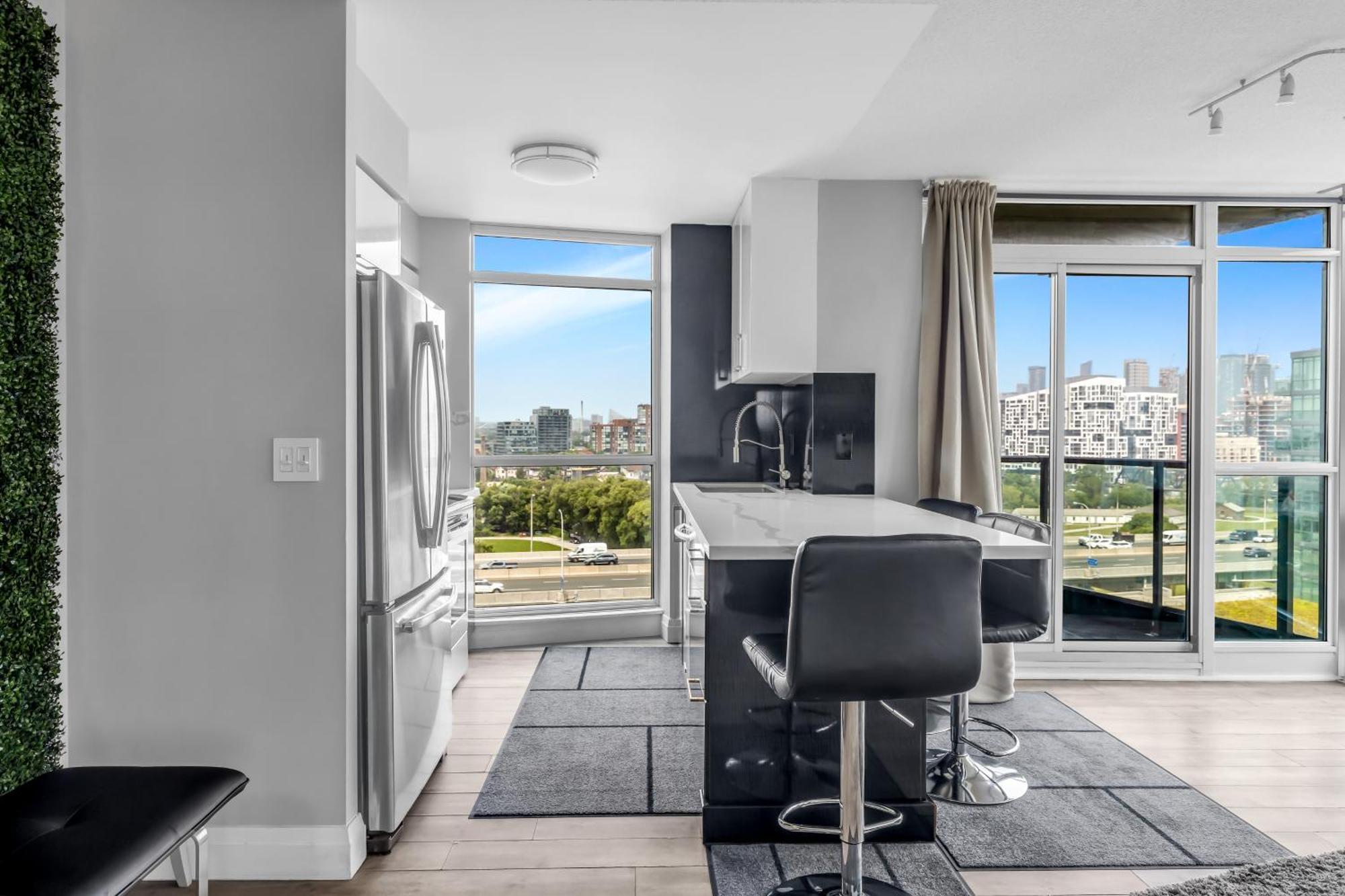 2 Bedroom Waterfront Condo Downtown W/ Free Parking Toronto Exterior photo