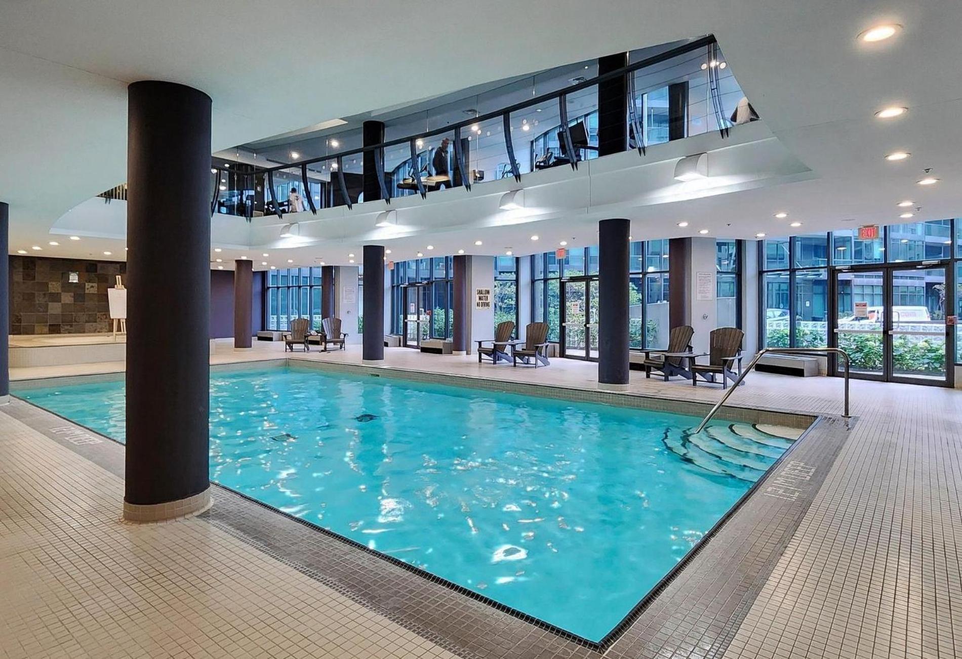 2 Bedroom Waterfront Condo Downtown W/ Free Parking Toronto Exterior photo